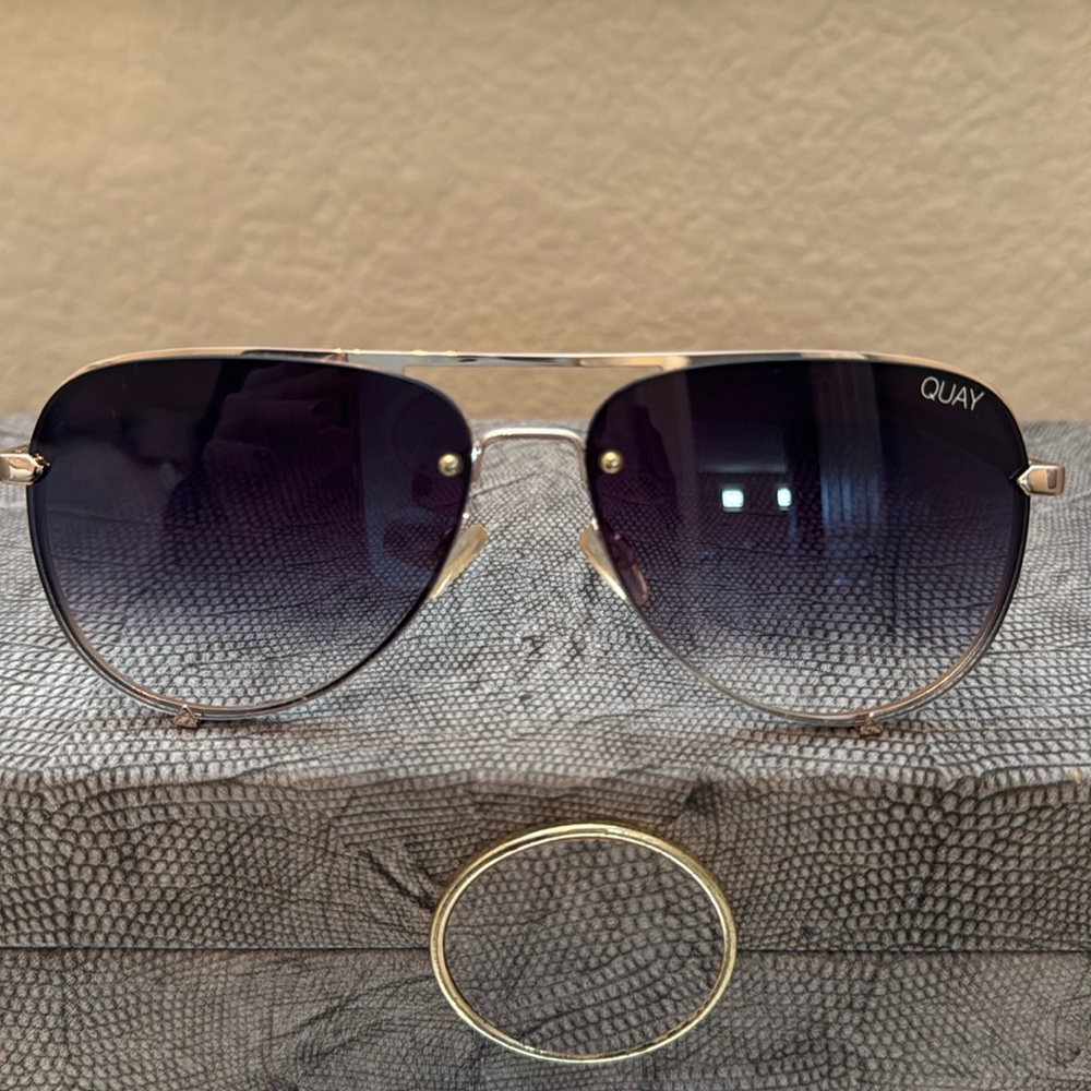 QUAY HIGH KEY RIMLESS SUNGLASSES